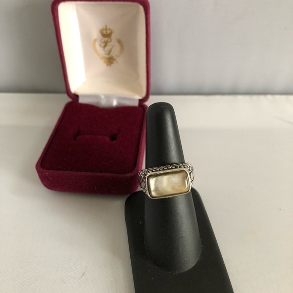 PREMIER Designs silver mother of pearl ring size 7 new in box - Picture 1 of 4